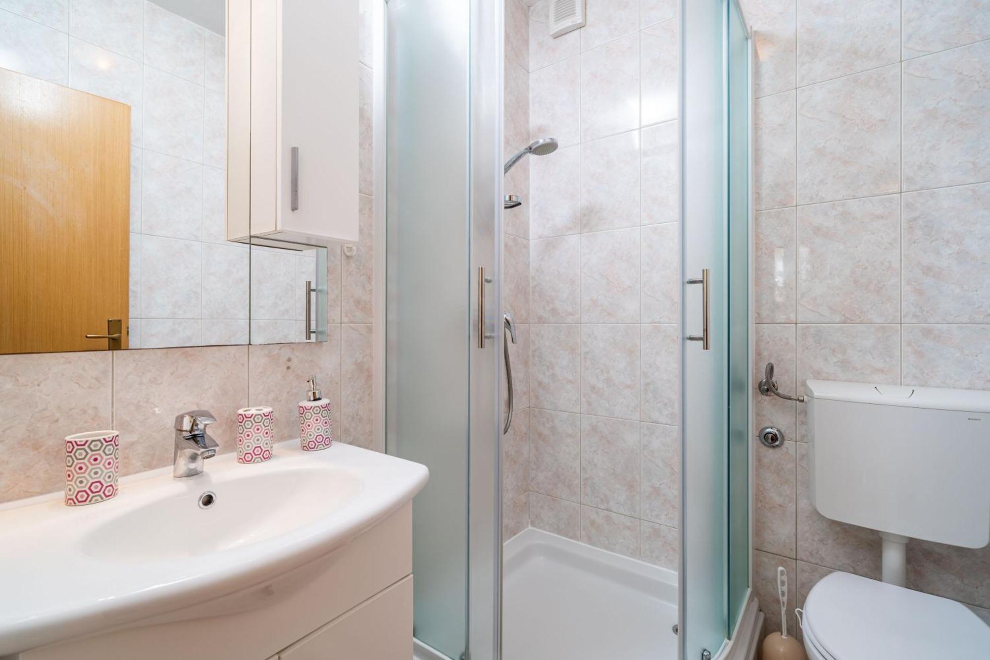 Apartament Zarac