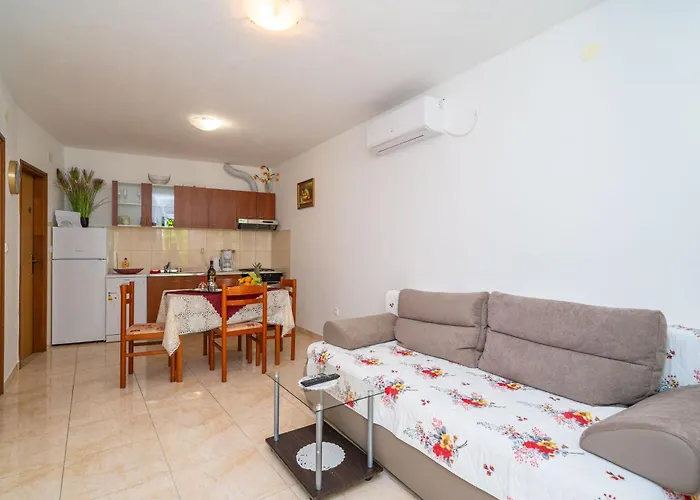 Apartments Zarac